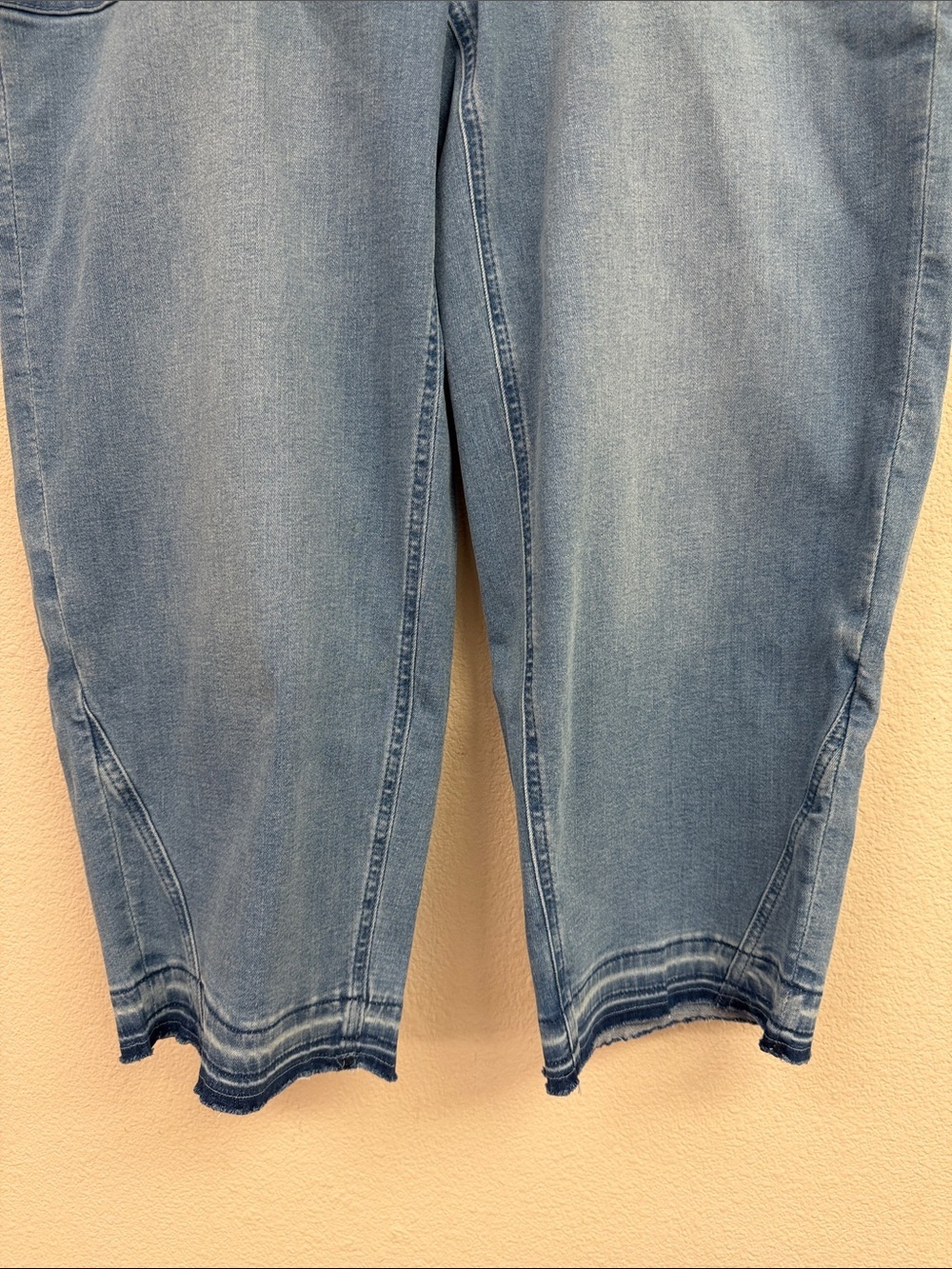 Denim&Co Indigo Easy Stretch Tapered Ankle Jean Women’s Size 16 Petite NWT QVC - Picture 4 of 12